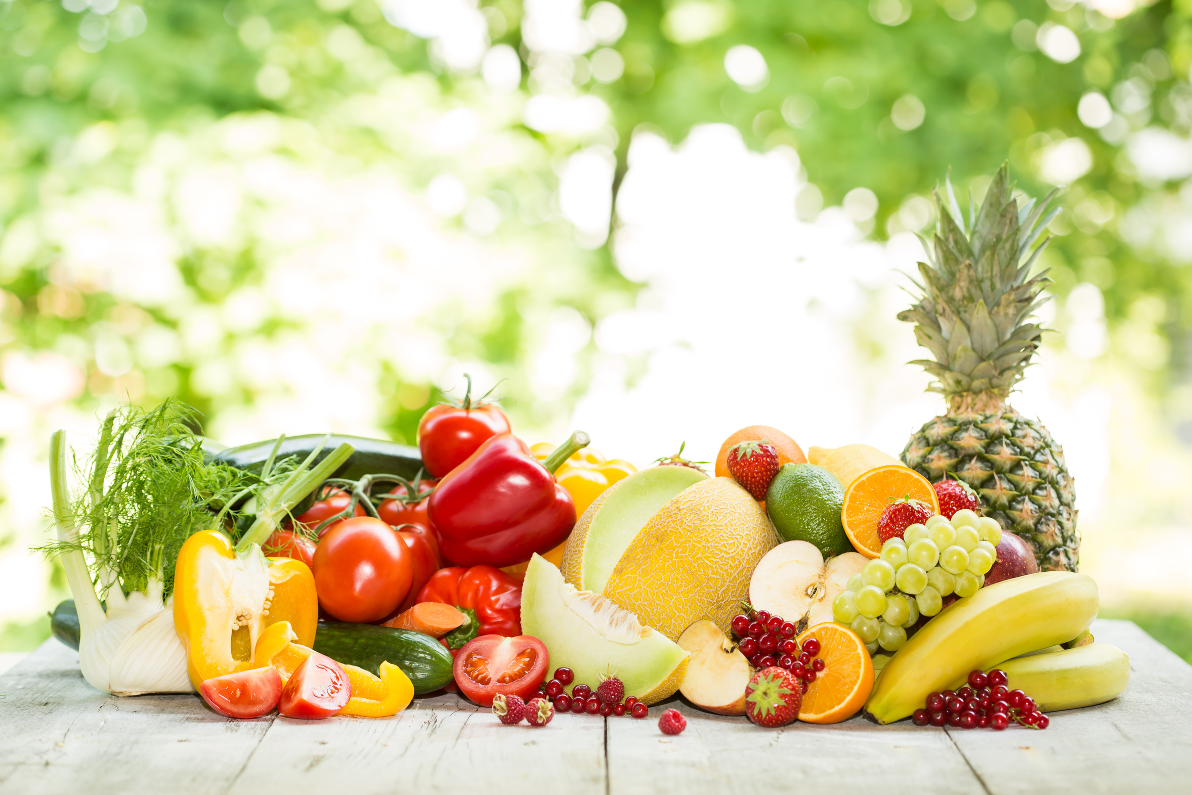 nella pancia: frutta e verdura freschi 